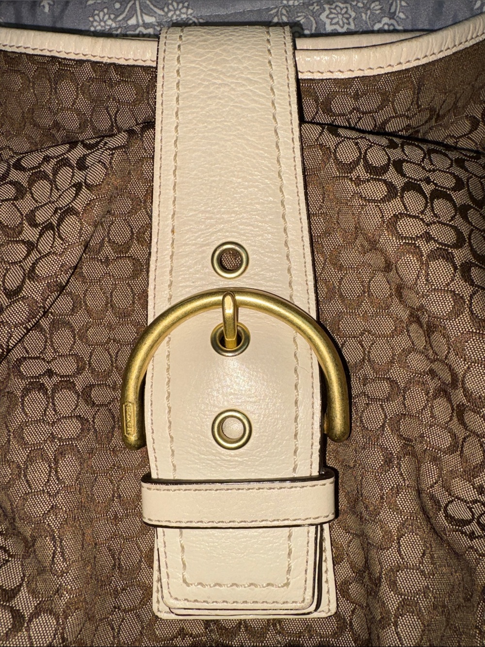Vintage Coach Cream and Brown Shoulder Bag with Gold Hardware - Picture 2 of 10